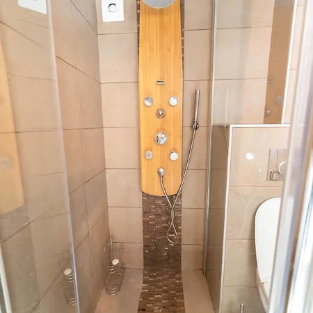 Apartment Sk3 Avec Mezzanine, Quartier Du Port A Nice